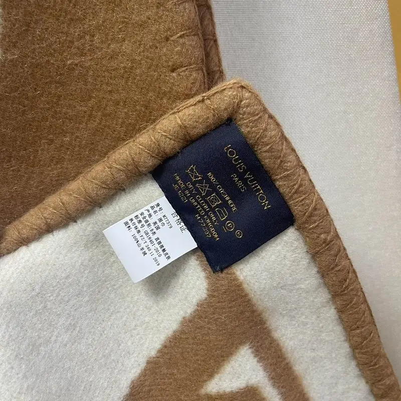 LV scarf 20X230cm E (35)