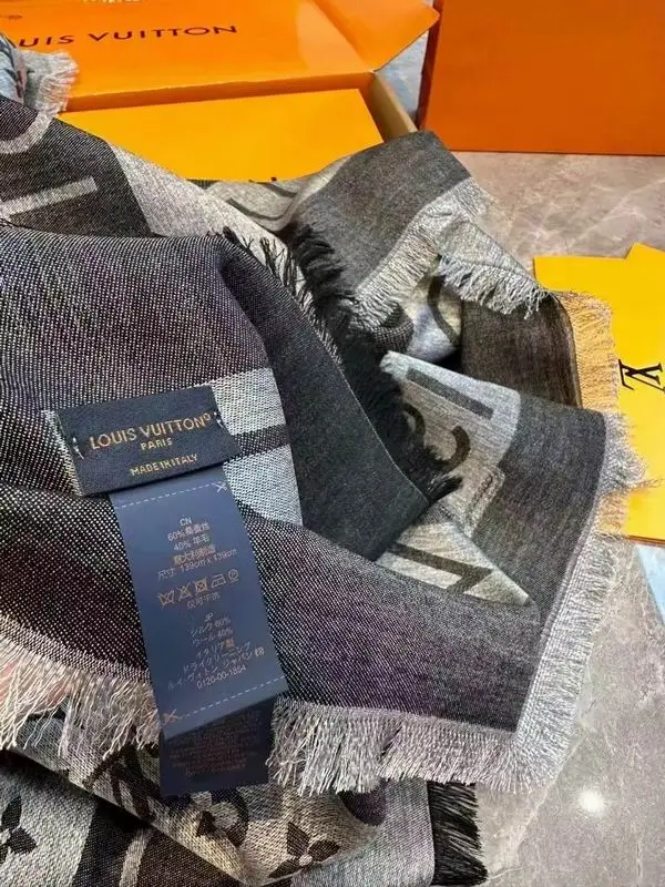 LV Scarf 140X140cm 70%羊绒30%真丝 E26 (26)