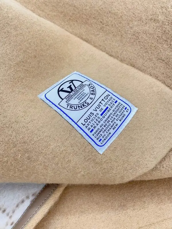 LV cloak 180X75cm E (7)