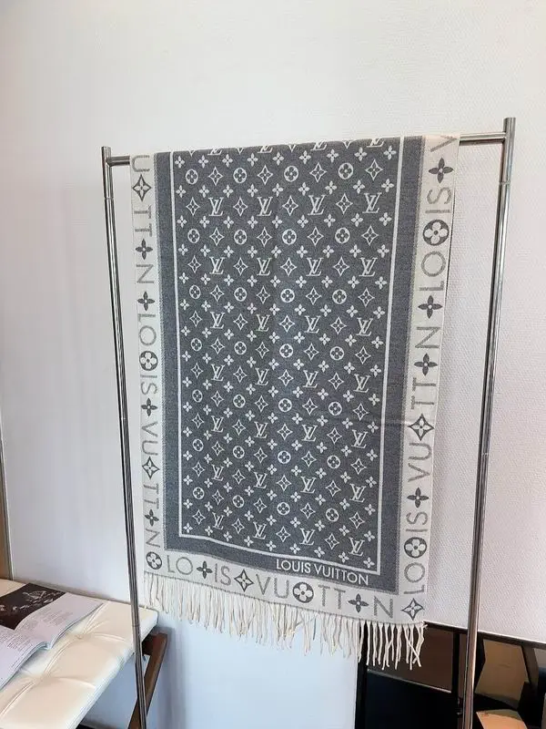 LV scarf 196X65cm E11 (26)