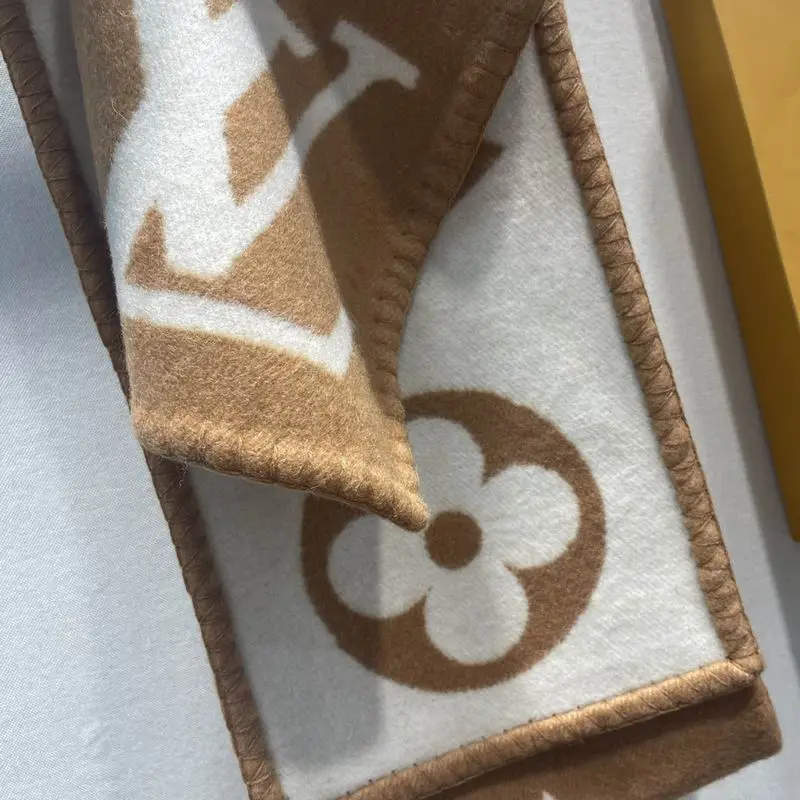 LV scarf 20X230cm E (35)