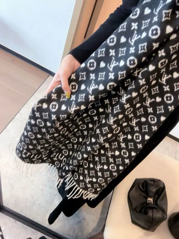 LV scarf 65X180cm E (18)