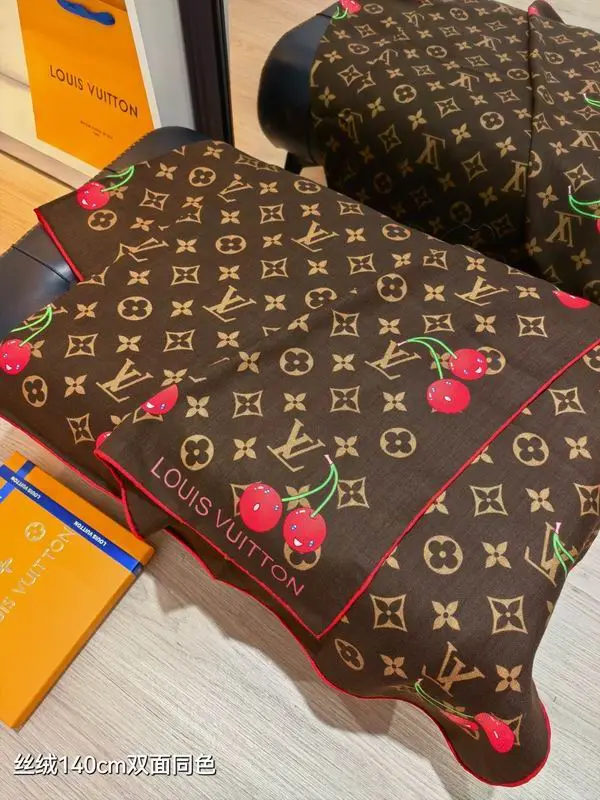LV Scarf 140X140cm 70%羊绒30%真丝 E42 (15)