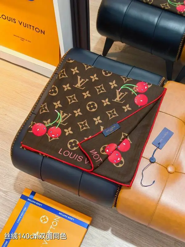 LV Scarf 140X140cm 70%羊绒30%真丝 E42 (15)