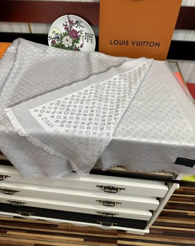 LV scarf 120X120cm 50%羊毛 50%羊绒 E (8)