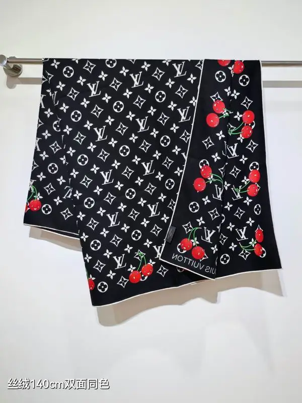 LV Scarf 140X140cm 70%羊绒30%真丝 E42 (15)