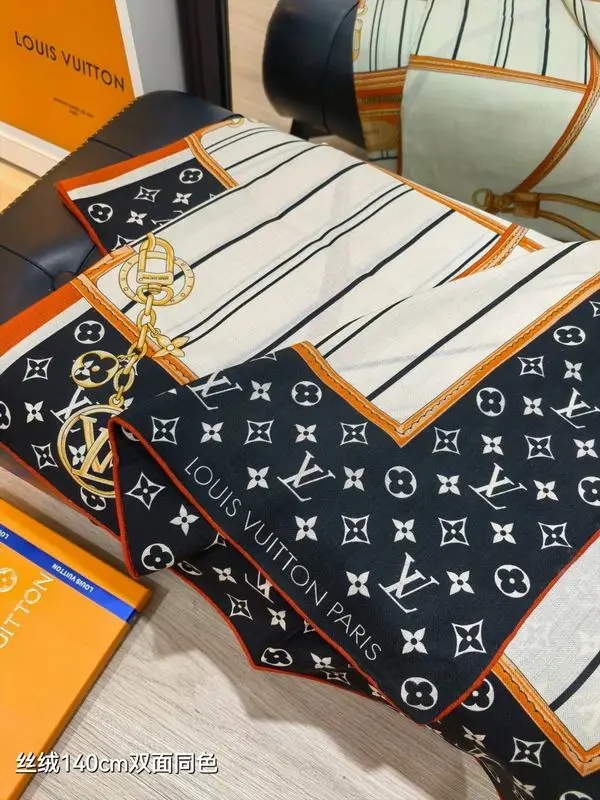 LV scarf 140X140cm 70%羊绒30%真丝 E15 (16)