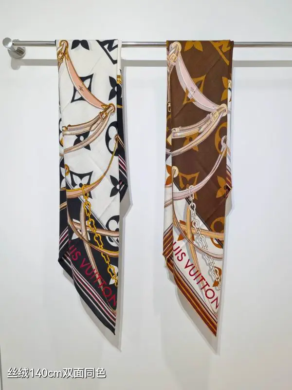 LV silk Scarf 140X140cm 70%羊绒 30%真丝 E22 (16)