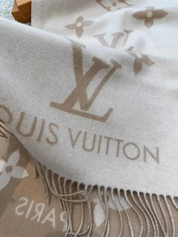 LV scarf 45X190cm(含须长) 100%山羊绒 E (50)