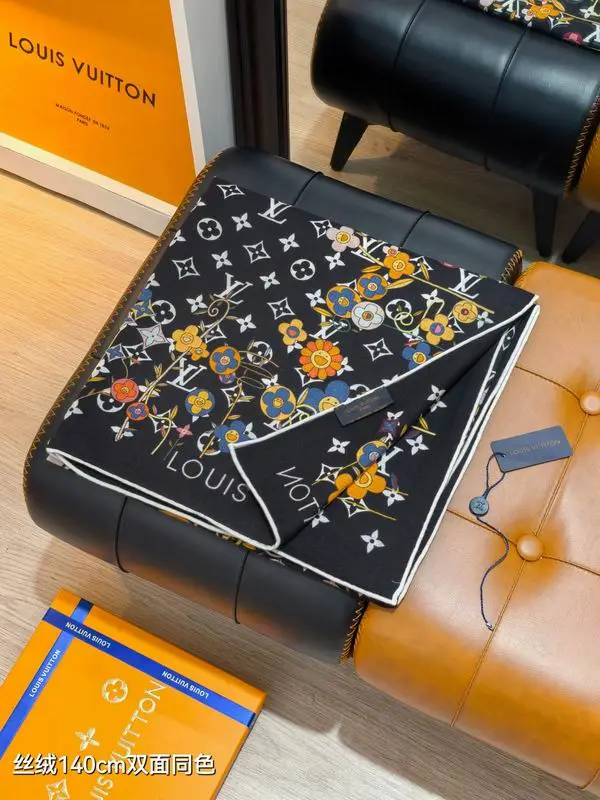 LV Scarf 140X140cm 70%羊绒30%真丝 E32 (16)