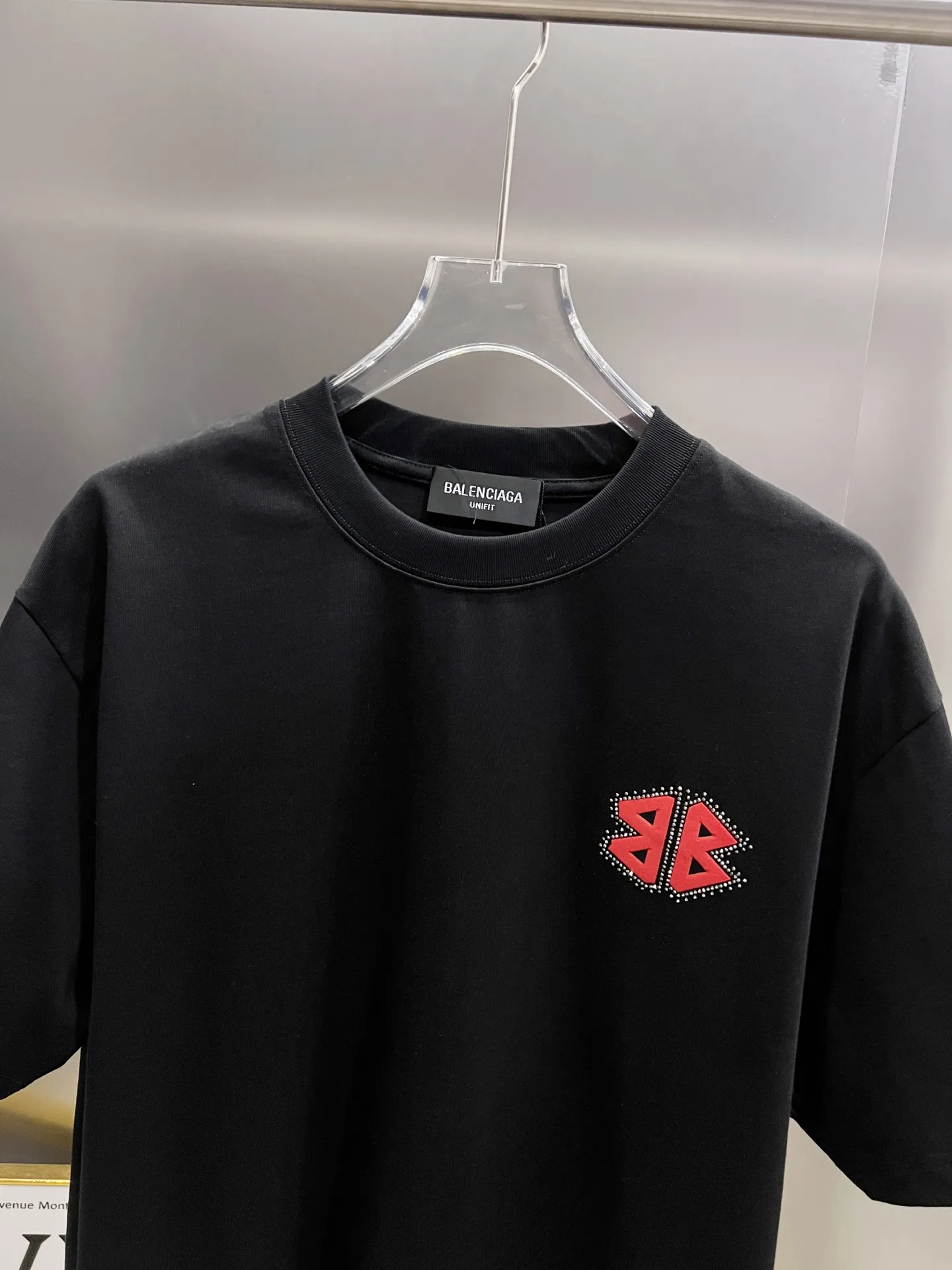 P80 BAL 巴黎世家 2025秋冬新款 短袖T恤 经典logo印花+烫钻工艺 男女同款宽松版 S M L XL XXL 五个码 颜色:黑色 白色 安哥拉红