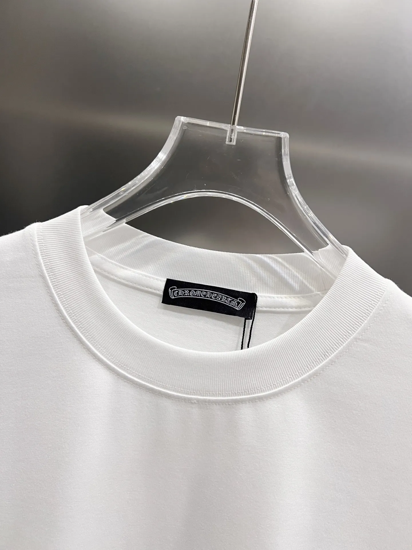 P80 CH克罗 2025秋冬新款 短袖T恤 十字架发泡工艺+中东澳钻设计工艺 实物很棒🔥男女同款宽松版 尺码S M L XL XXL 五个码 黑色 白色