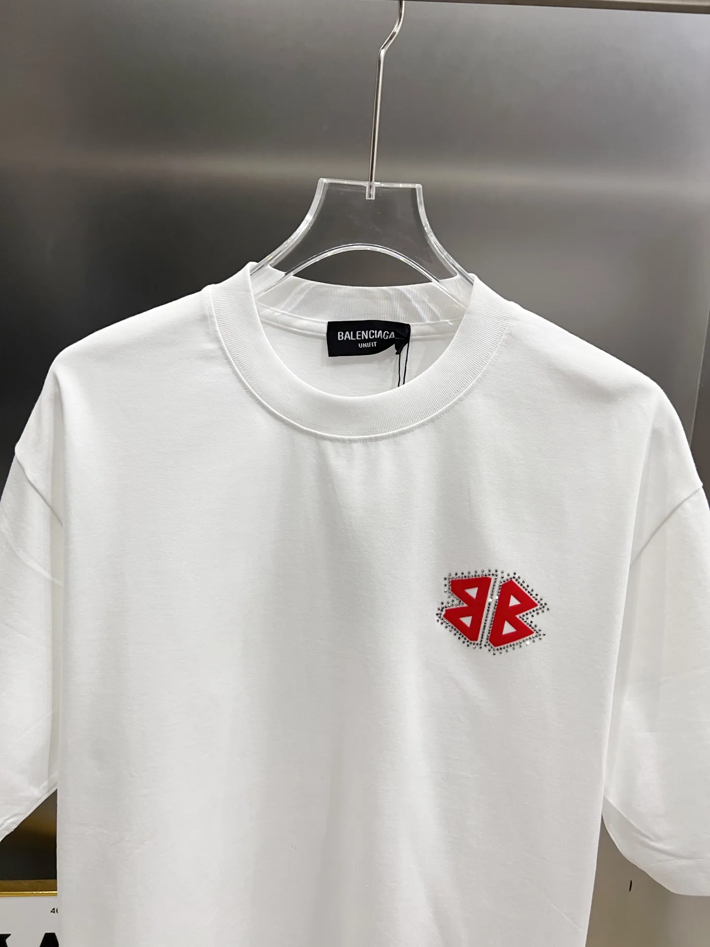 P80 BAL 巴黎世家 2025秋冬新款 短袖T恤 经典logo印花+烫钻工艺 男女同款宽松版 S M L XL XXL 五个码 颜色:黑色 白色 安哥拉红