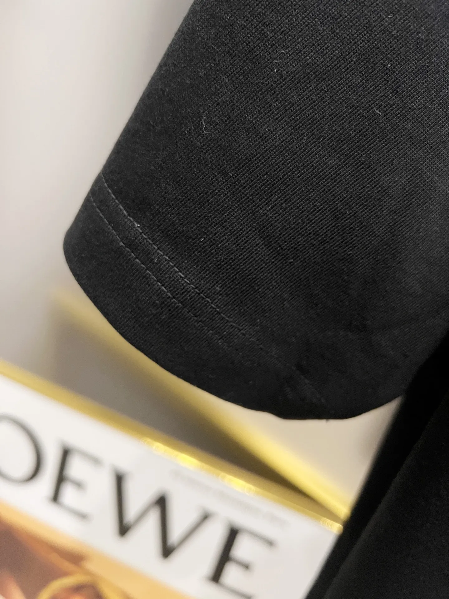 P80 Dio* 迪奥 2025秋冬新款 经典字母立体贴布工艺 简约大方 定制双纱平纹纯棉面料 短袖T恤 男女同款 尺码S M L XL XXL 五个码 黑色 白色