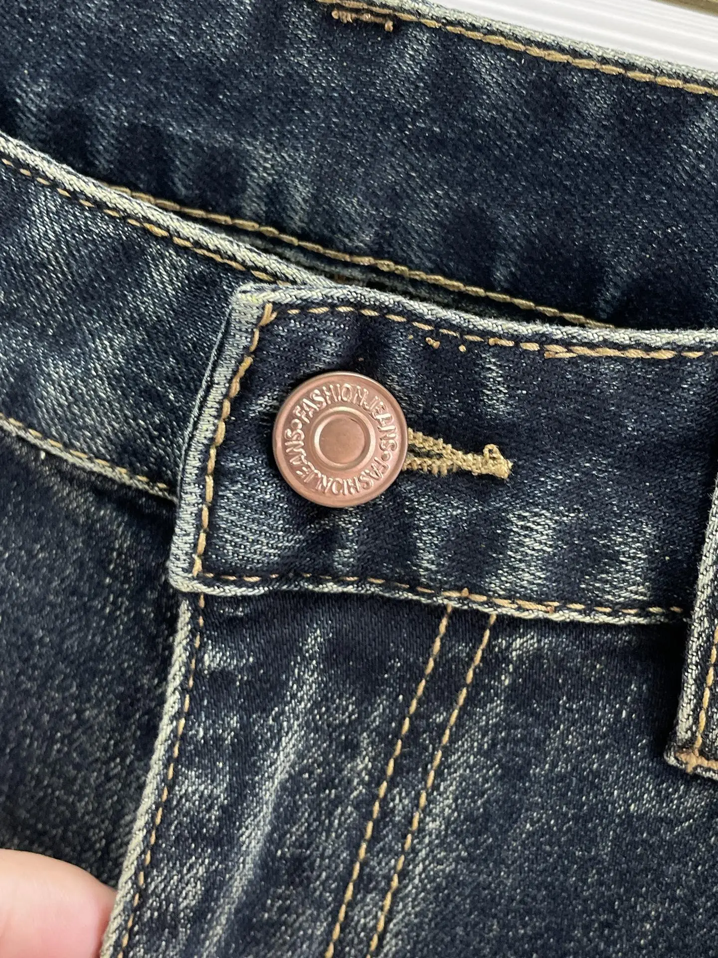 P130 克家 🔥25秋冬新品洗水牛仔裤 高弹面料 进口定制高端洗水布 透气舒适度高 细节无可挑剔,品牌元素设计理念,体现高品质。手感细腻柔软 呈现休闲裁剪,上身版型超赞! 码数: 28-38(无35.37).