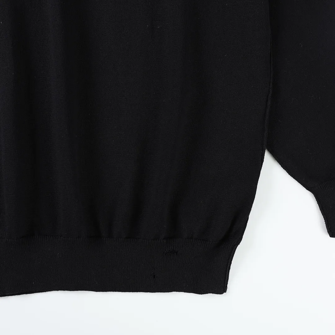 🔥🔥P120 巴黎世家 25秋冬做破毛衣 面料采用48支羊毛混纺,正面以3B stencil标识绣花,高密度绣花是一种独特且高级的,特殊水洗效果处理后形成了一种的独特做旧效果 尺码:XS S M L