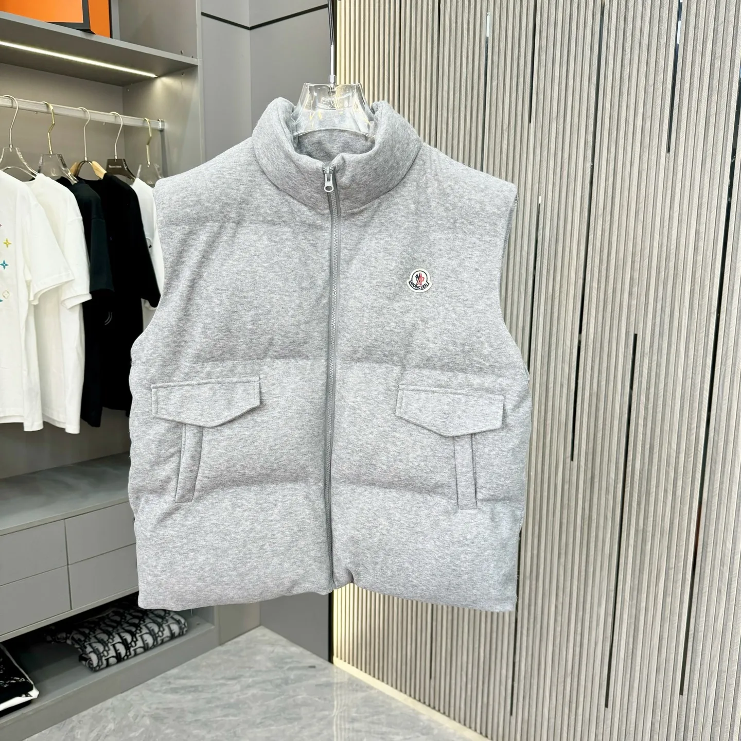 羽绒服活动价🔥🉐150 L XL?XXL 高品质 羽绒马甲(白鸭绒)🔥 速速(手慢无)