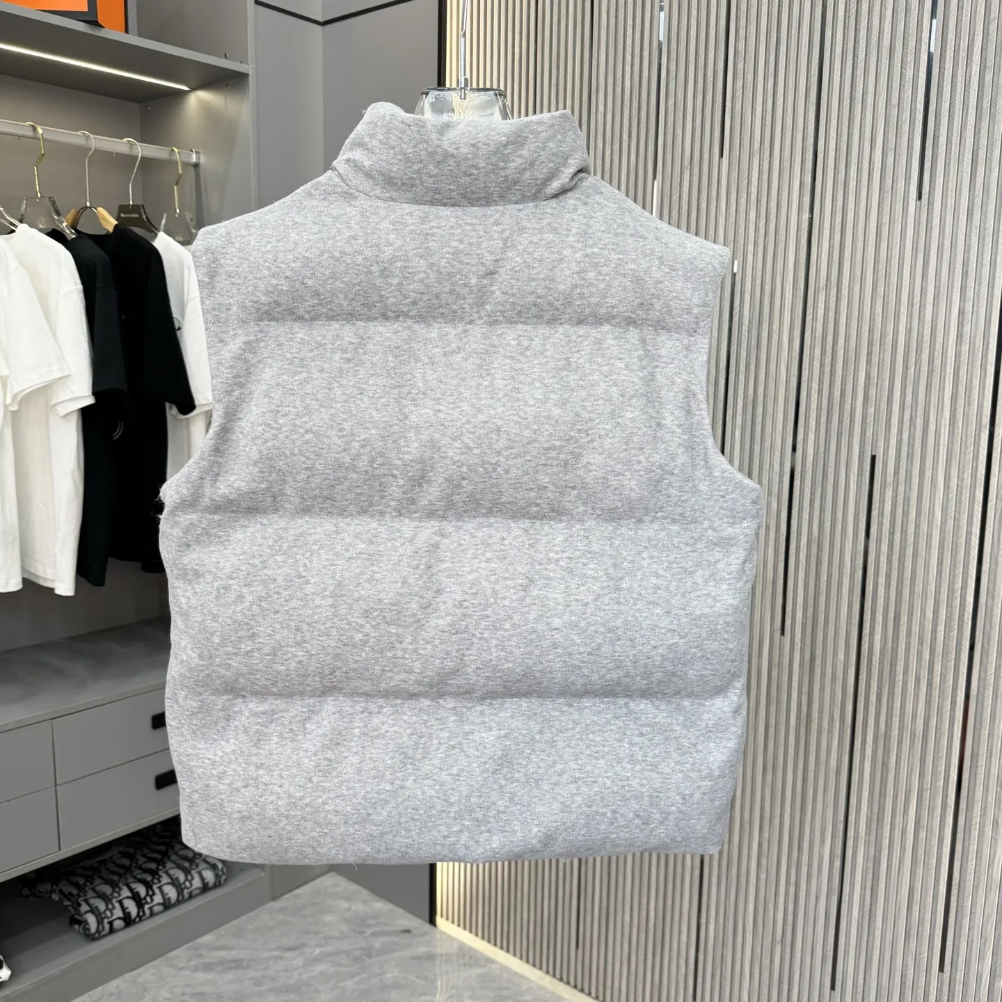 羽绒服活动价🔥🉐150 L XL?XXL 高品质 羽绒马甲（白鸭绒）🔥 速速（手慢无）