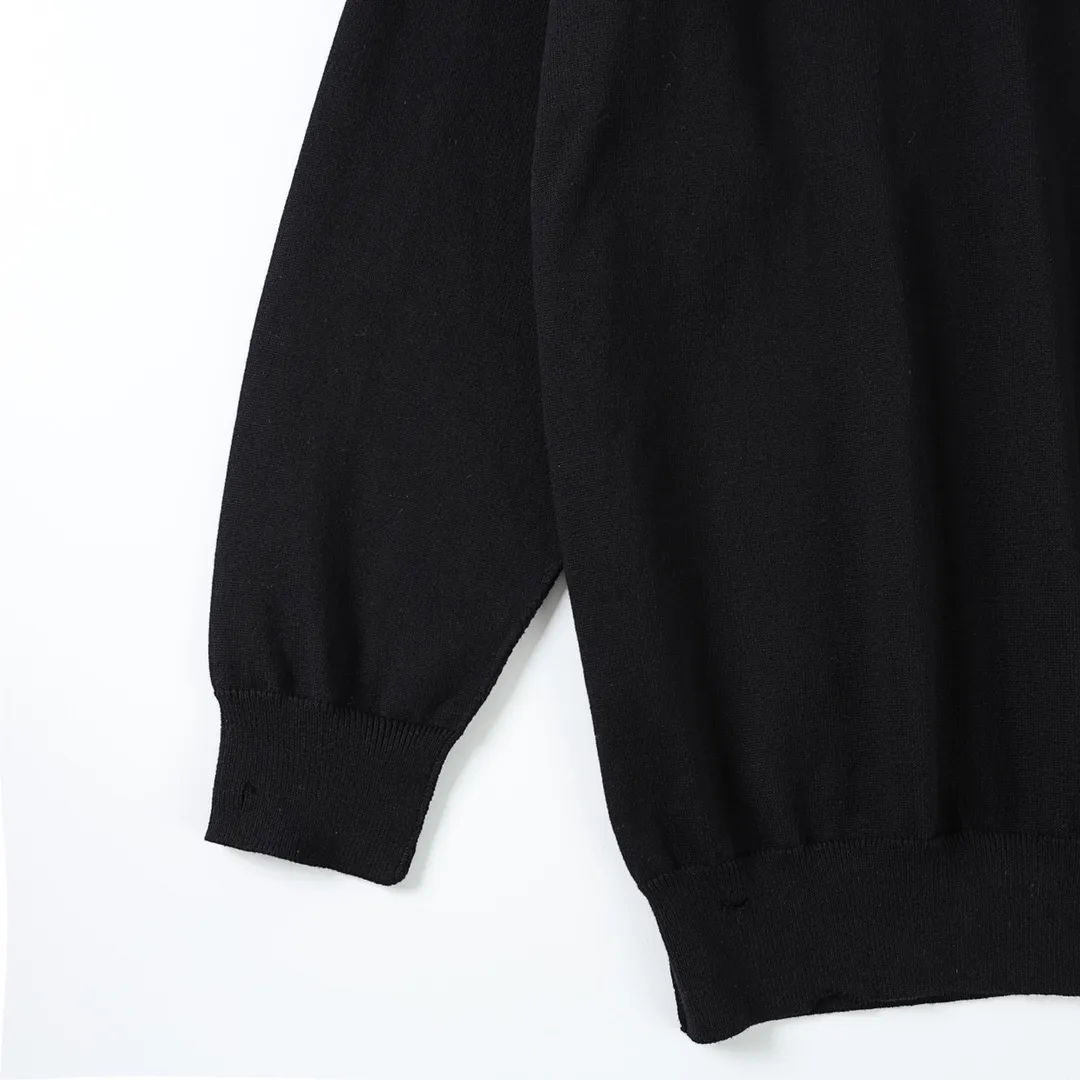 🔥🔥P120 巴黎世家 25秋冬做破毛衣 面料采用48支羊毛混纺，正面以3B stencil标识绣花，高密度绣花是一种独特且高级的，特殊水洗效果处理后形成了一种的独特做旧效果 尺码：XS S M L