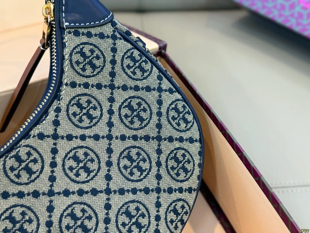 ¥170折叠盒 tb托里伯奇 ToryBurch腋下包 可可爱爱 小巧玲珑 优雅精致 仙女必备款 尺寸24 13