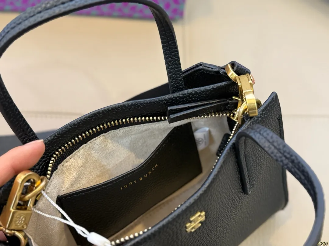 ¥155配盒 TB 托里伯奇ToryBurch 新款手提包高级又时尚! 配🈶️长肩带很适合职场小姐姐 正式又不失贵气、飒气❗️ 尺寸19 13