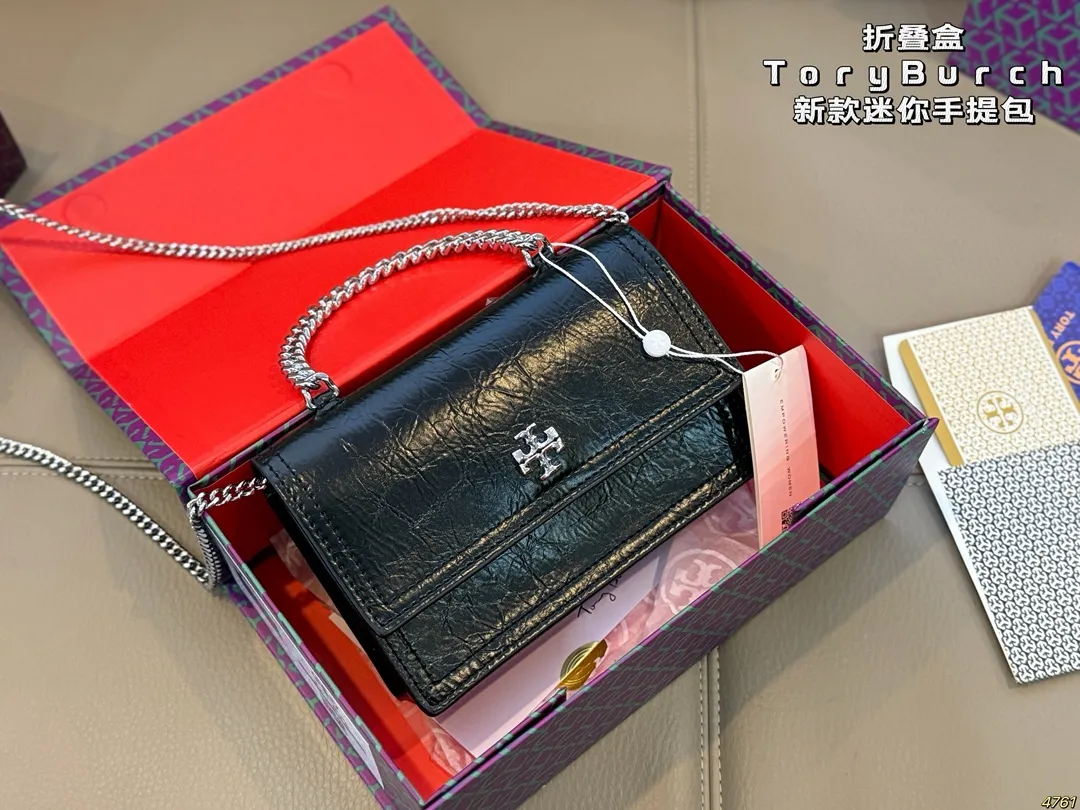 &yen;170折叠盒 Tory Burch tb托里伯奇新款迷你手提包 外形小巧，可爱中带着点精致！ 多种用法，🉑️休闲可正式 可盐可甜，演绎迷人现代感❗️ 尺寸17 11