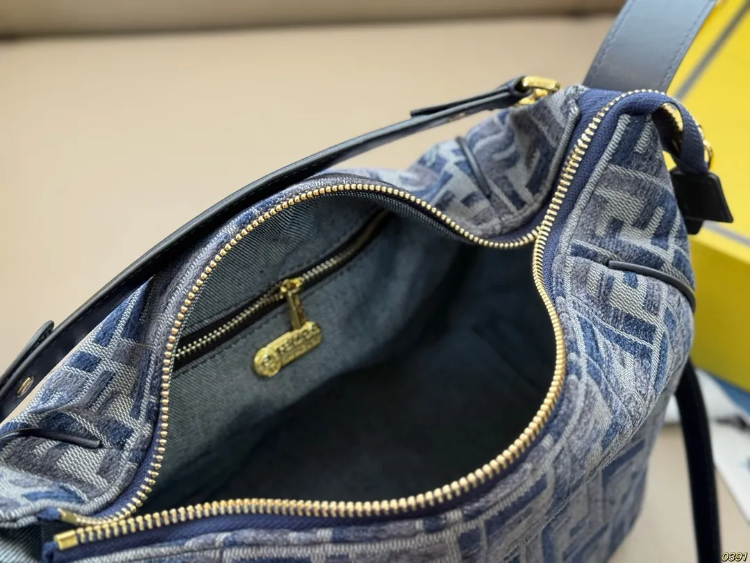 ¥155/¥145/¥140折叠盒 芬迪fendi 便当包软盒子包 妥妥的宝藏系列 一眼心动 超级时髦 尺寸26 17/20 14/15 10