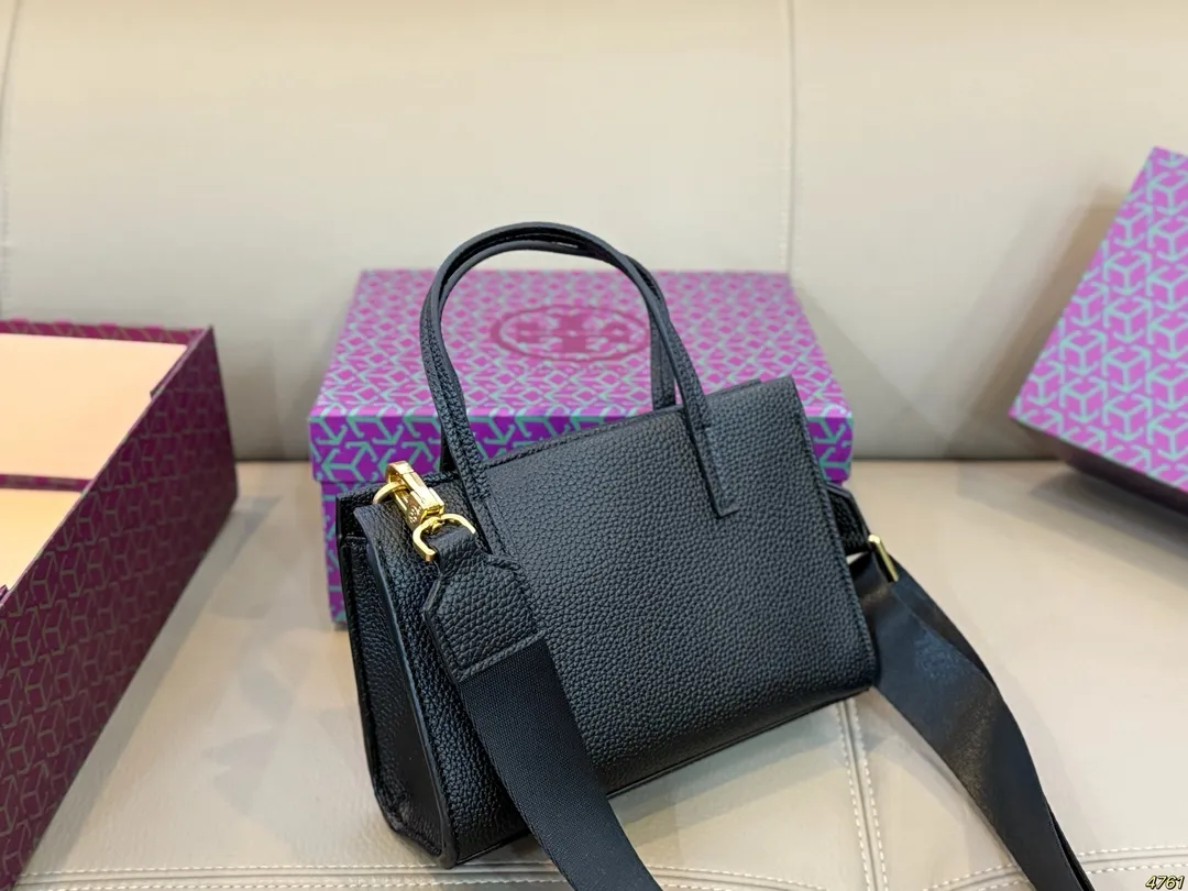 &yen;155配盒 TB 托里伯奇ToryBurch 新款手提包高级又时尚！ 配🈶️长肩带很适合职场小姐姐 正式又不失贵气、飒气❗️ 尺寸19 13