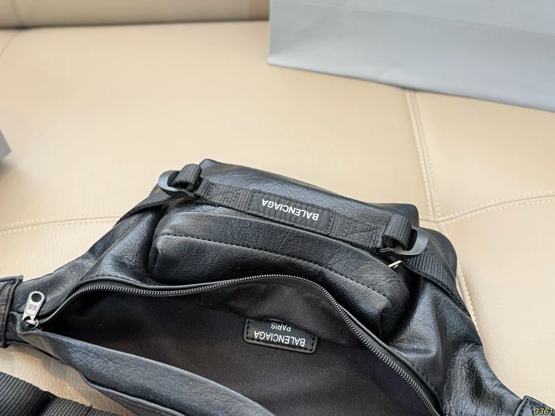 &yen;140 Balenciaga 巴黎世家新款腰包 任何风格都可轻松驾驭 适合日常 旅游 出行 集美必备 尺寸24 17
