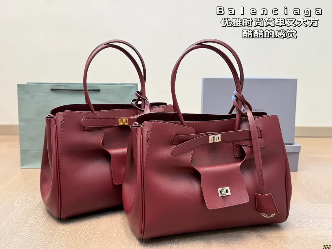 &yen;240 巴黎世家Balenciaga 优雅时尚简单又大方 酷酷的感觉 还带给你带来复古潮流的感觉 尺寸37 28