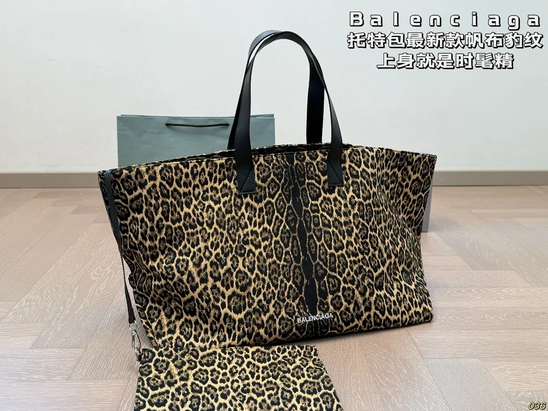 ¥170 巴黎世家 Balenciaga托特包 最新款帆布豹纹 豹纹一直是时尚圈的代名词 上身就是时髦精 容量很大 尺寸:底45高34