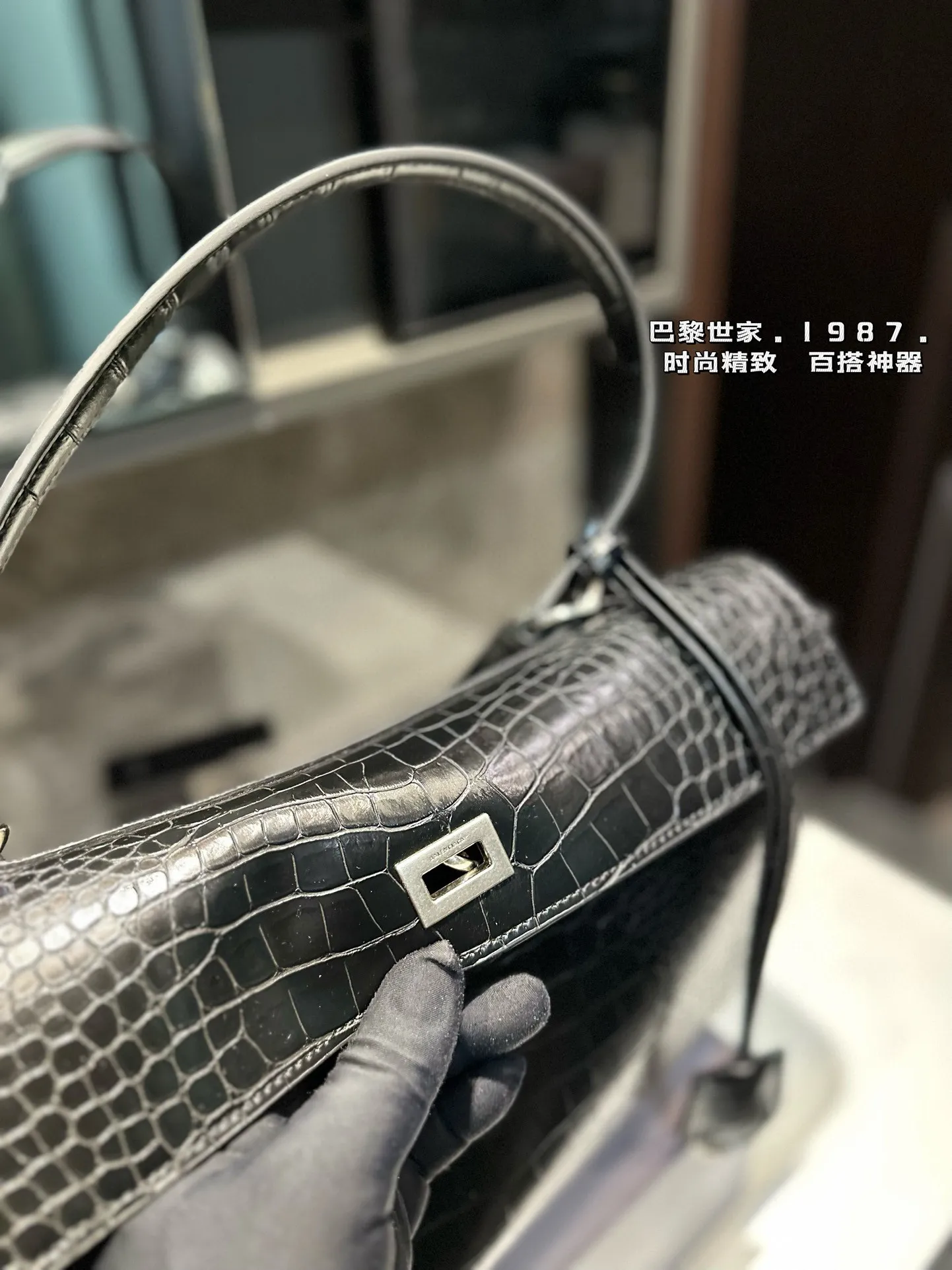 ❤️P230（礼盒包装）❤️ 巴黎世家 rodeo 秀款鳄鱼纹 手提斜挎腋下包 质感很高级 容量超级大也很耐用 日常出街背它回头率百分百 就是这种随性慵懒感⚠️尺寸34.20