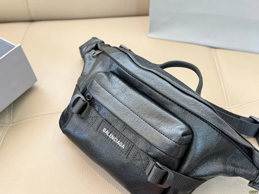 &yen;140 Balenciaga 巴黎世家新款腰包 任何风格都可轻松驾驭 适合日常 旅游 出行 集美必备 尺寸24 17