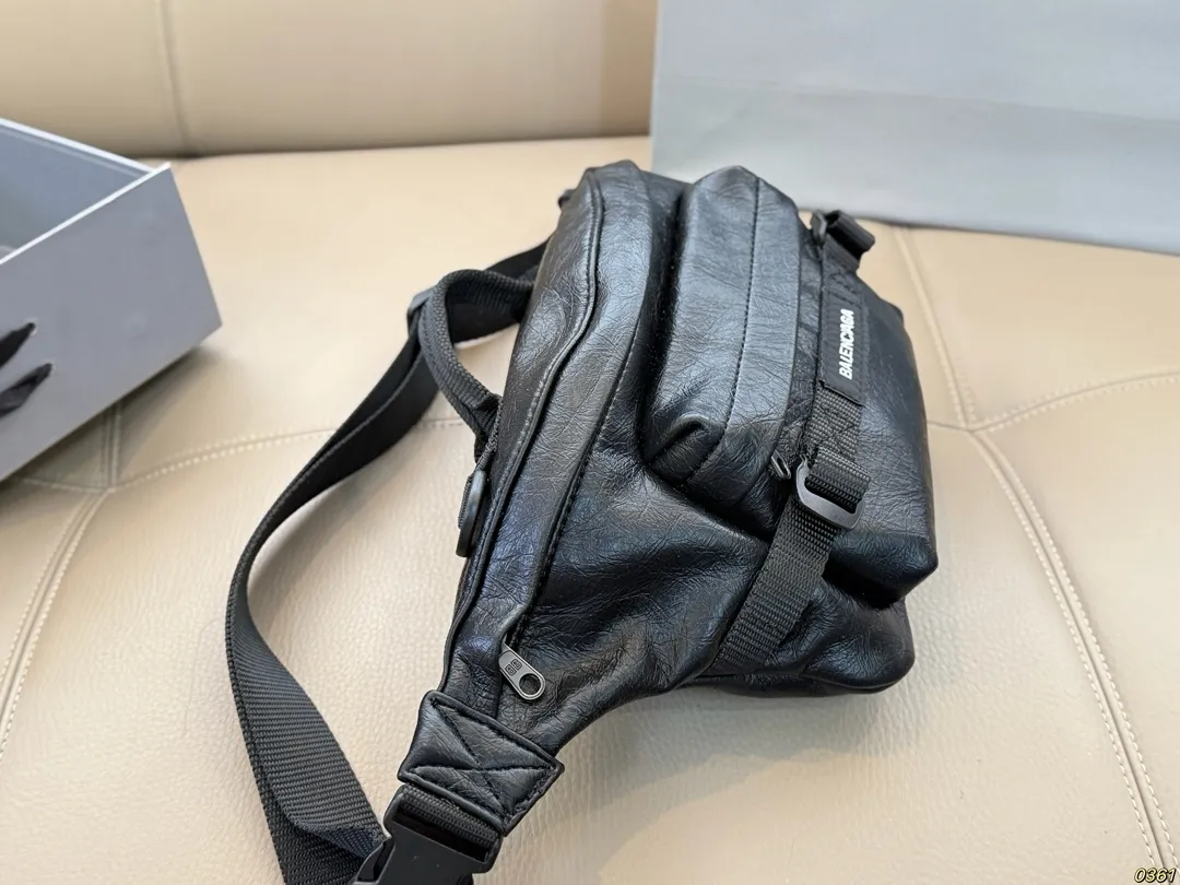 ¥140 Balenciaga 巴黎世家新款腰包 任何风格都可轻松驾驭 适合日常 旅游 出行 集美必备 尺寸24 17