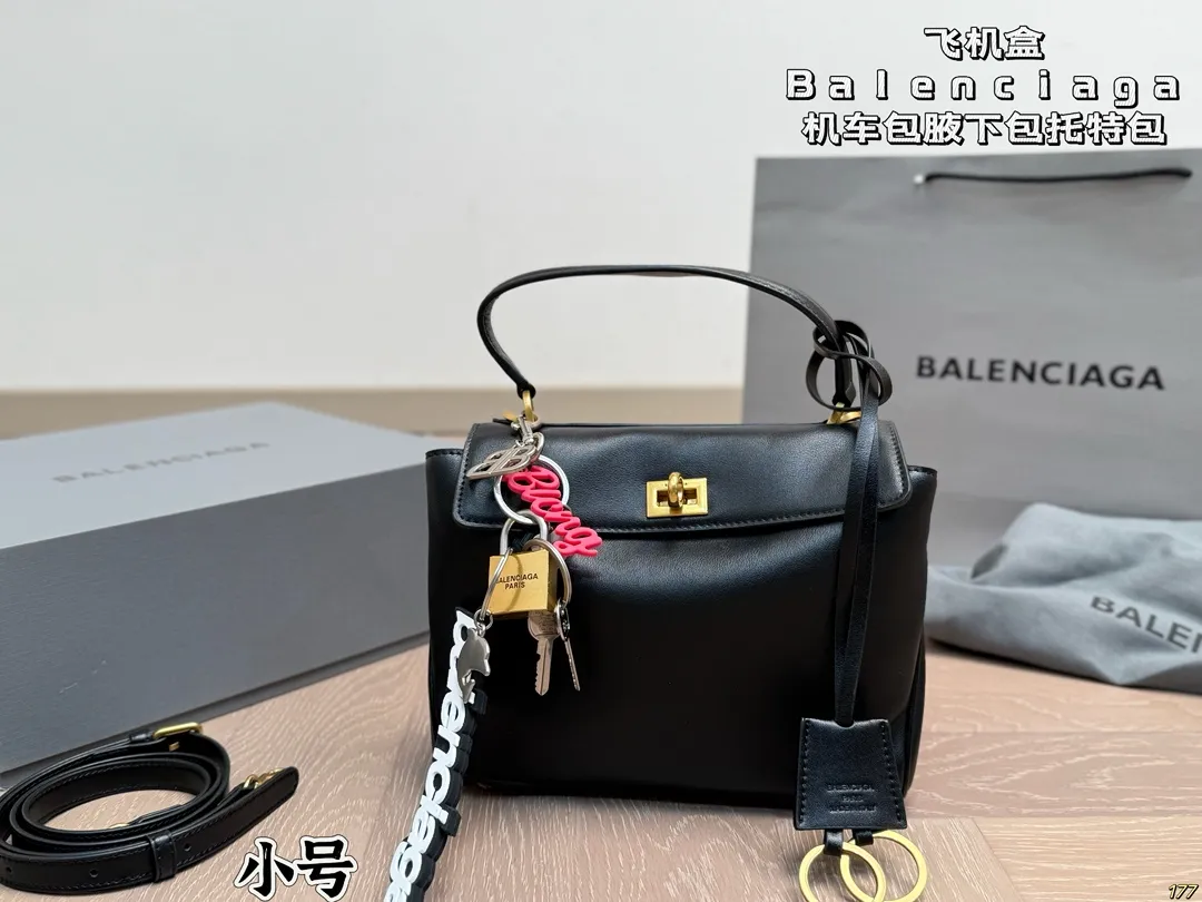 ¥315/¥295/¥250飞机盒 Balenciaga巴黎世家新款 任何风格都可轻松驾驭 适合日常 旅游 出行 集美必备 尺寸:35 23/28 19/22 16