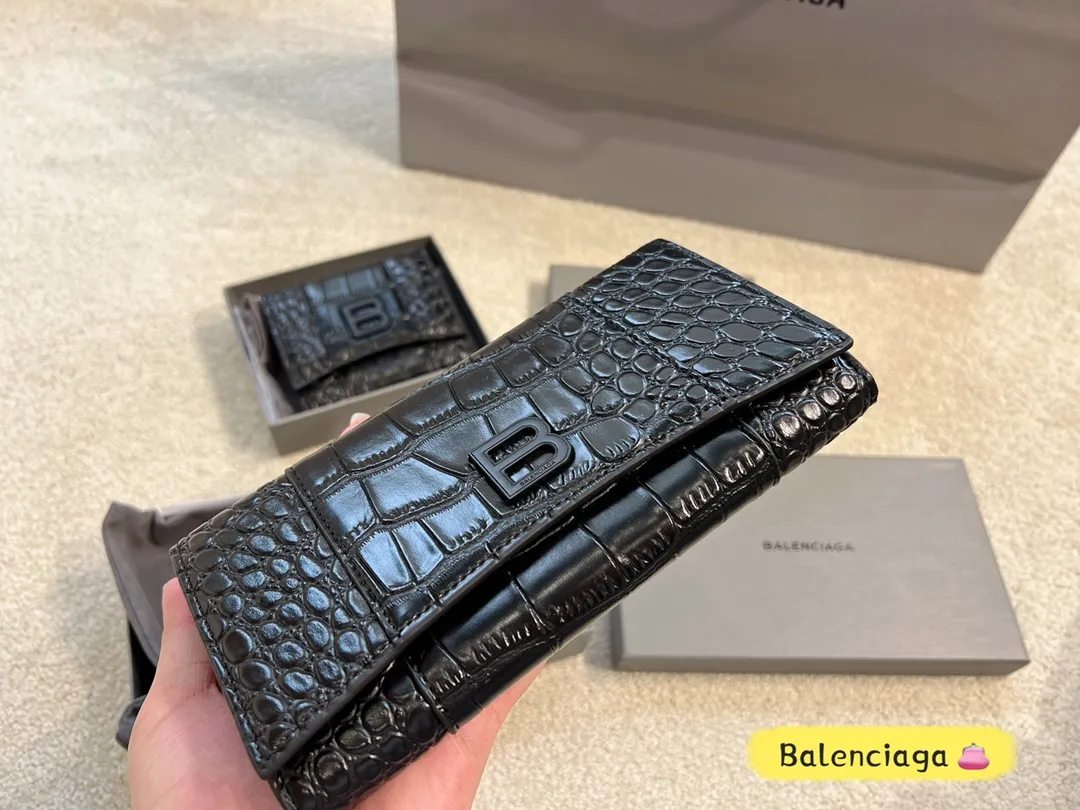 ¥120/110配盒 Balenciaga 钱包👛零钱包 人手一只