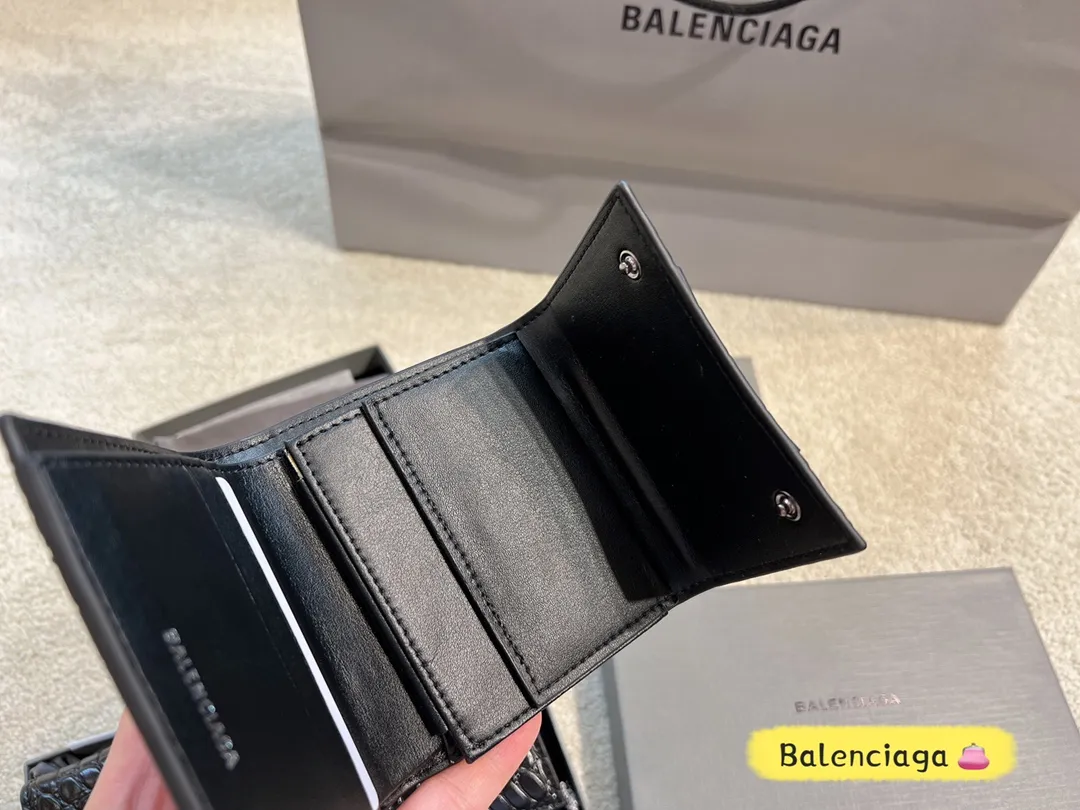 ¥120/110配盒 Balenciaga 钱包👛零钱包 人手一只