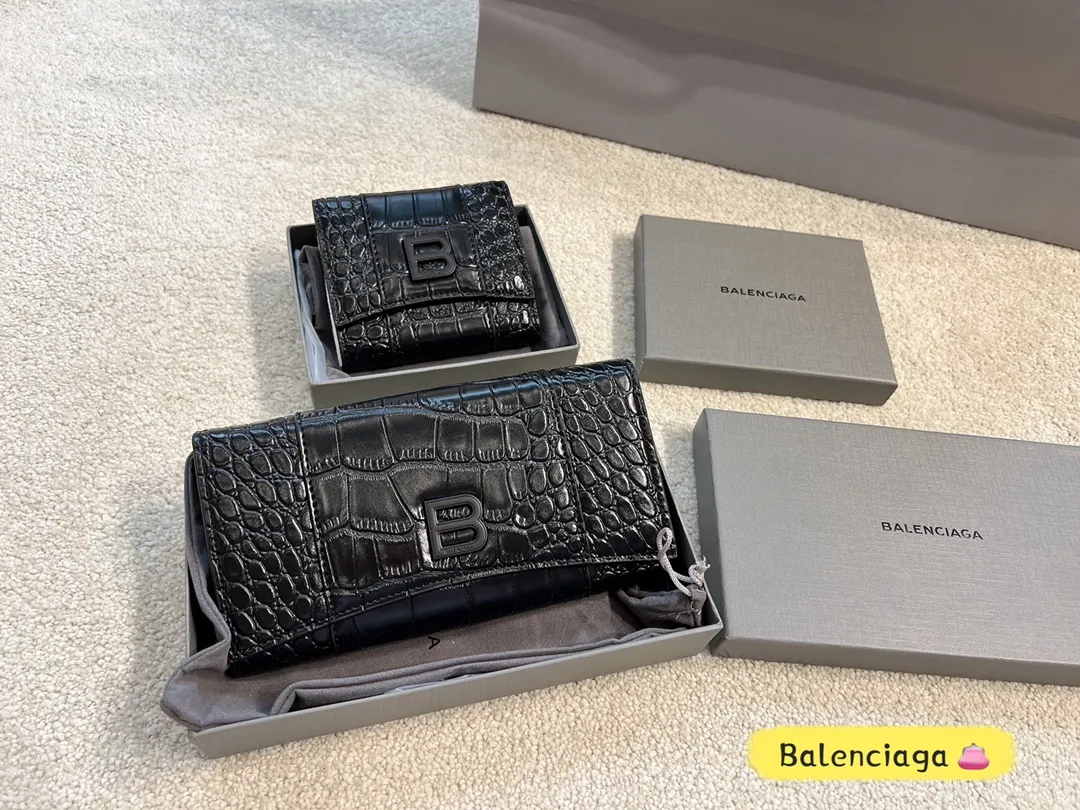 ¥120/110配盒 Balenciaga 钱包👛零钱包 人手一只