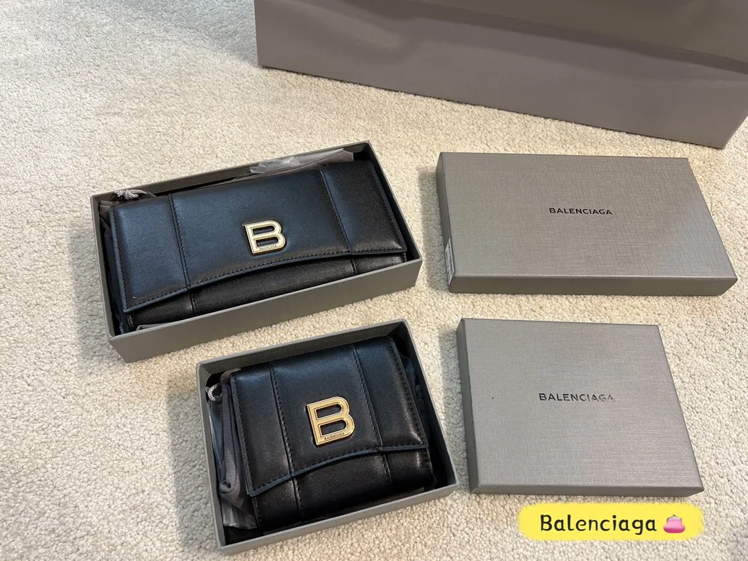 &yen;120/110配盒 Balenciaga 钱包👛零钱包 人手一只