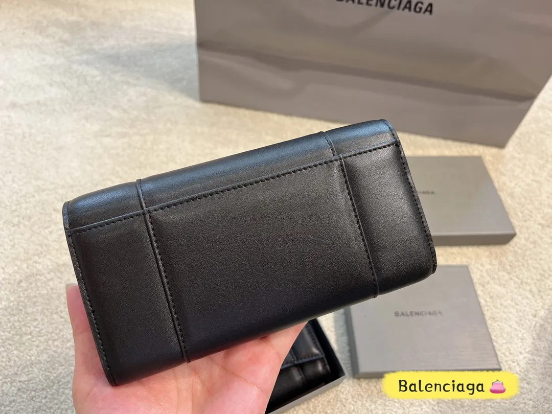 &yen;120/110配盒 Balenciaga 钱包👛零钱包 人手一只