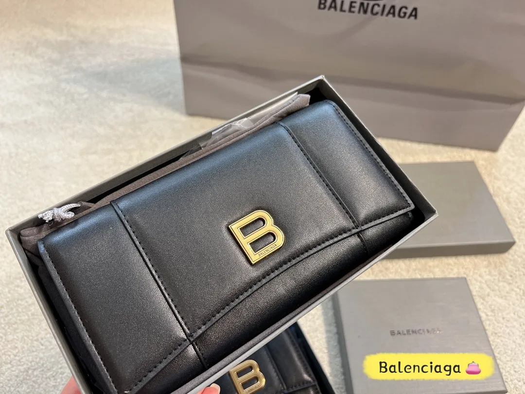 &yen;120/110配盒 Balenciaga 钱包👛零钱包 人手一只
