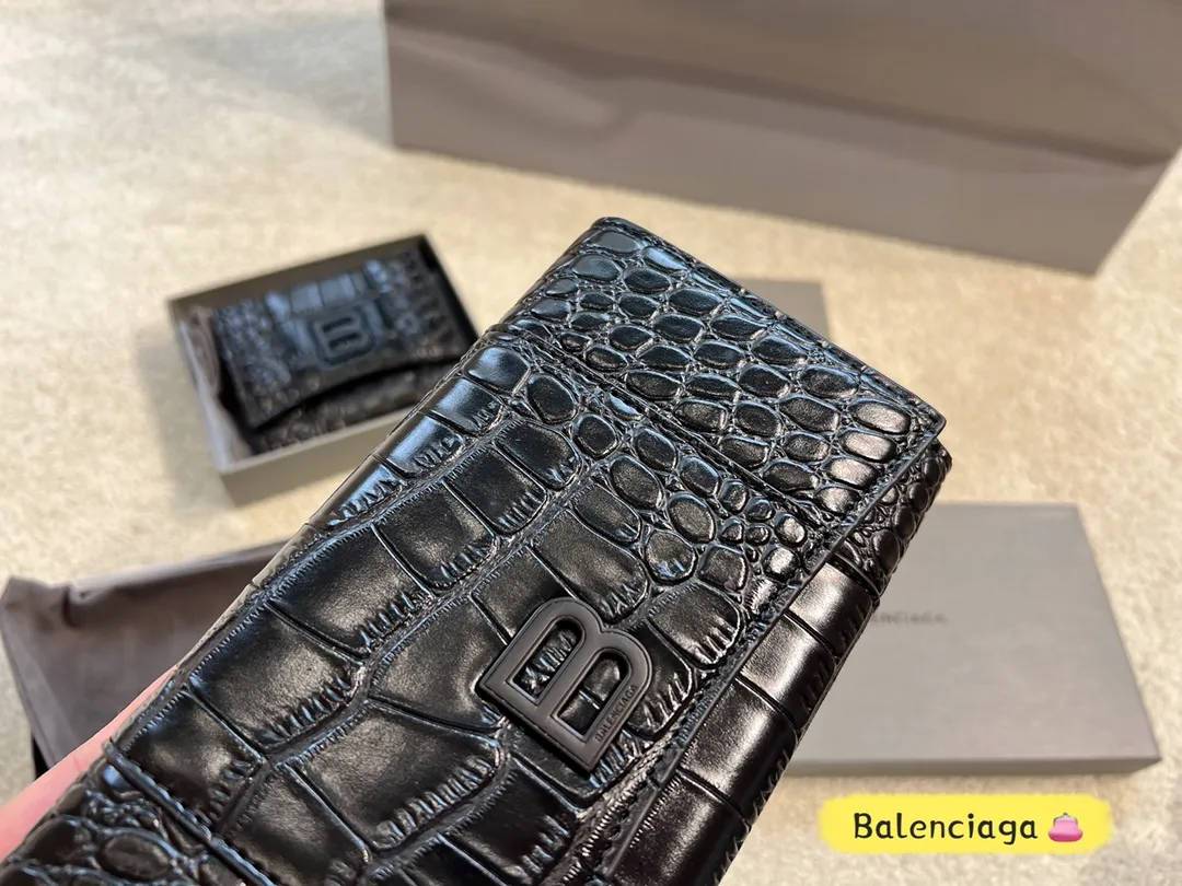 &yen;120/110配盒 Balenciaga 钱包👛零钱包 人手一只