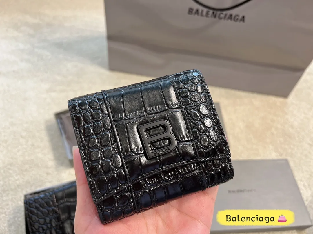 &yen;120/110配盒 Balenciaga 钱包👛零钱包 人手一只