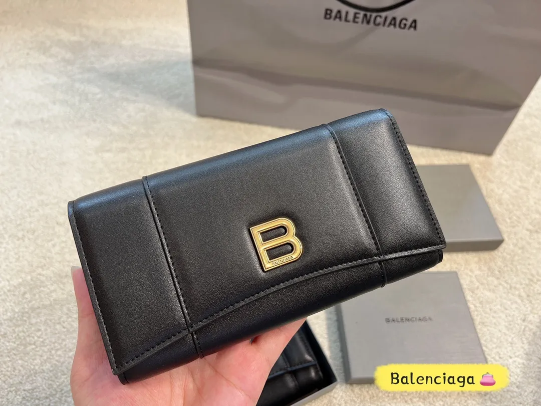 &yen;120/110配盒 Balenciaga 钱包👛零钱包 人手一只