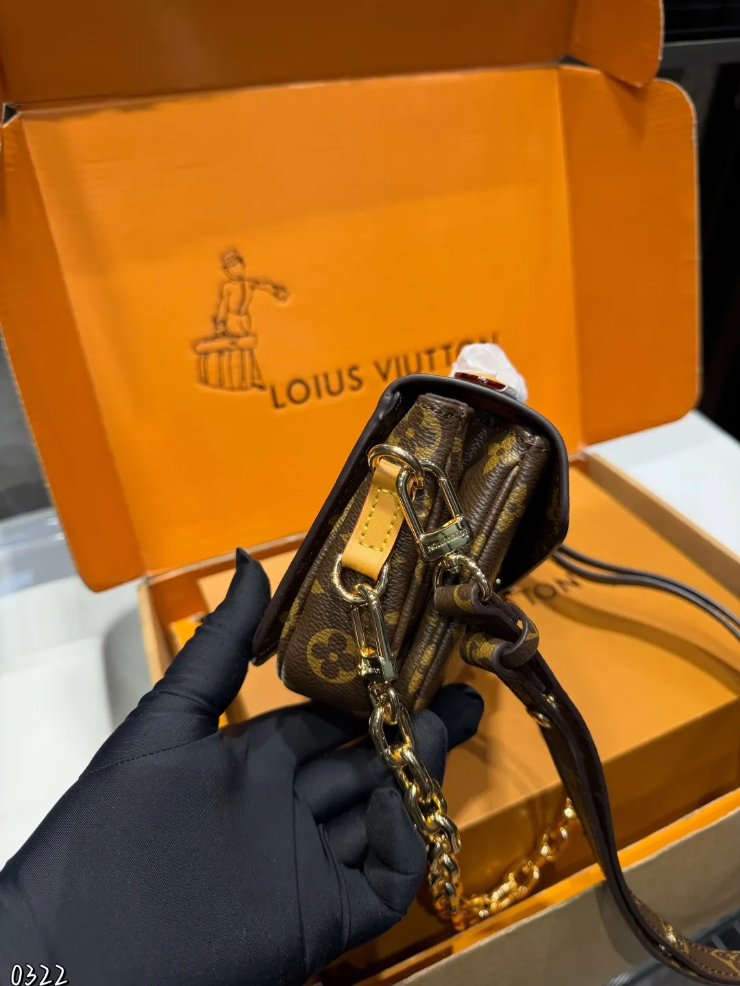 ❤️P195(礼盒包装)❤️ Lv新款邮差包 爆款到不能更爆的邮差包 METIS手袋 非常高级 皮料软硬刚好,尺寸:20 15