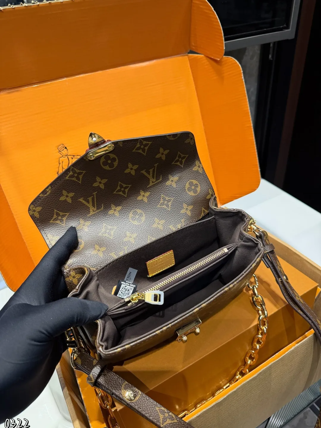 ❤️P195(礼盒包装)❤️ Lv新款邮差包 爆款到不能更爆的邮差包 METIS手袋 非常高级 皮料软硬刚好,尺寸:20 15