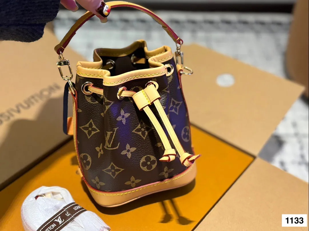 P150 size:13*16cm L家 新款nano 水桶包 noe 水桶包 超可爱! 老花ydds! 快入!快入! 真的爱啦!因为是真的好搭!