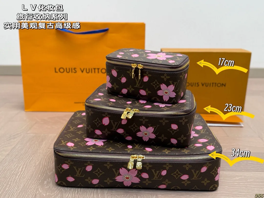 &yen;135/&yen;125/&yen;115 LV 化妆包 LV旅行收纳系列 实用 真的很美很喜欢！实用、美观、耐造、出去旅游看了心情也会好好 尺寸：34 22 8/23 14 8/17 10 8