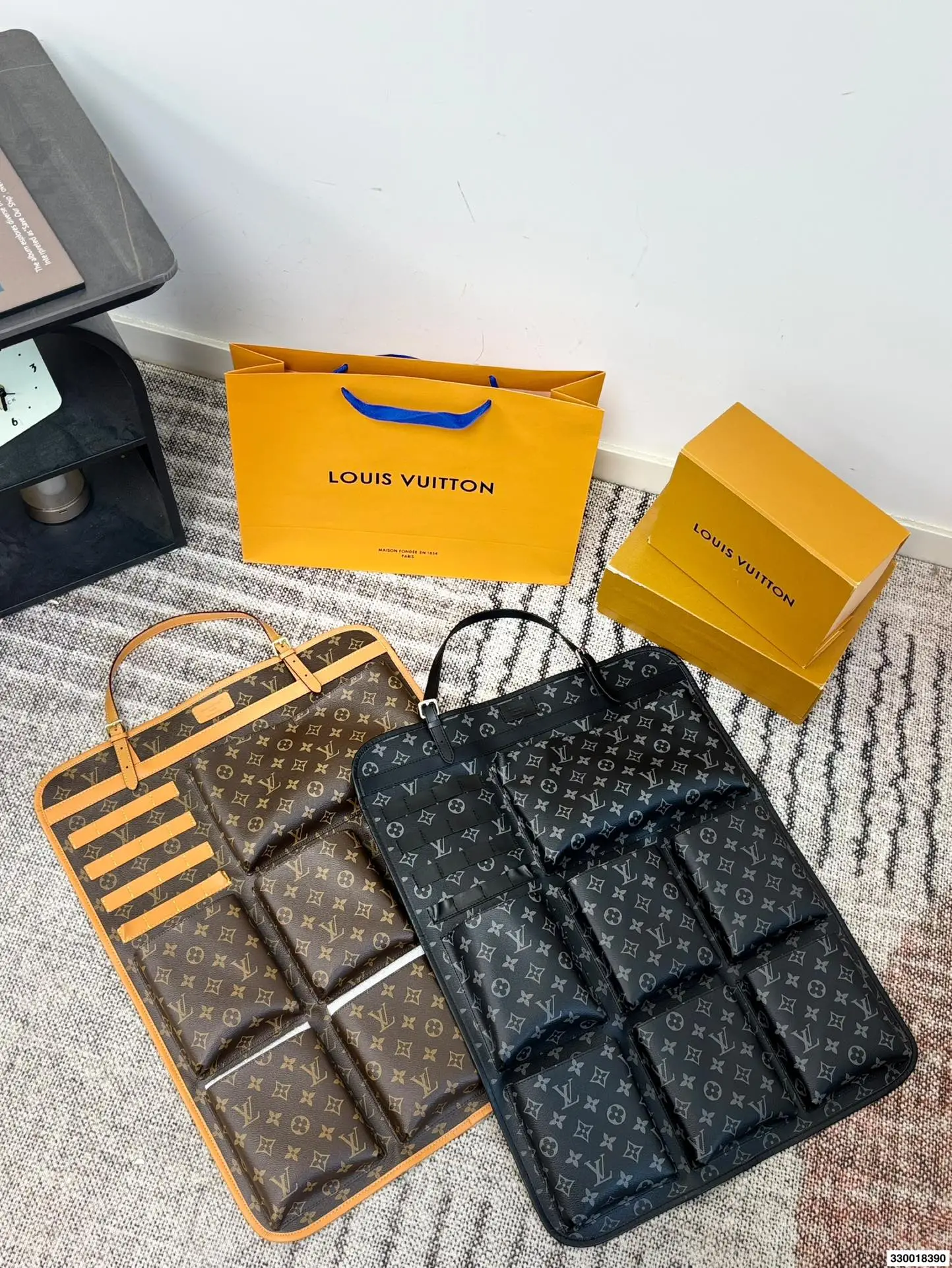 p150 尺寸46×59折叠盒飞机盒 Lv 收纳袋 非常具有设计感 简约又精致,细节满满