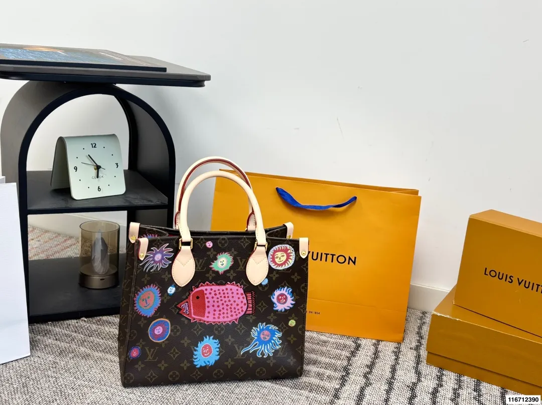 p150 无盒 LV丛林辣妈包onthego 颜值真的超级超级高 时尚感直接拉满 可爱的女孩永远的yyds 尺寸 :32 26